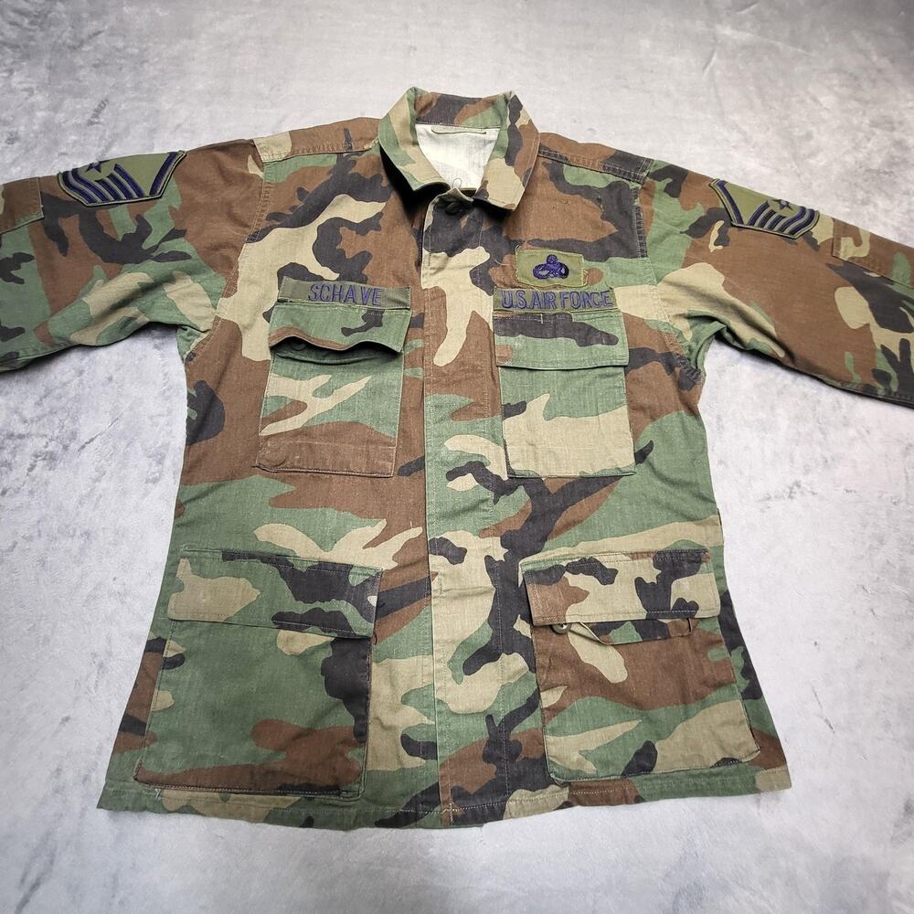 Vintage US Air Force Jacket Mens Small Short Woodland Camo BDU Patches 90s